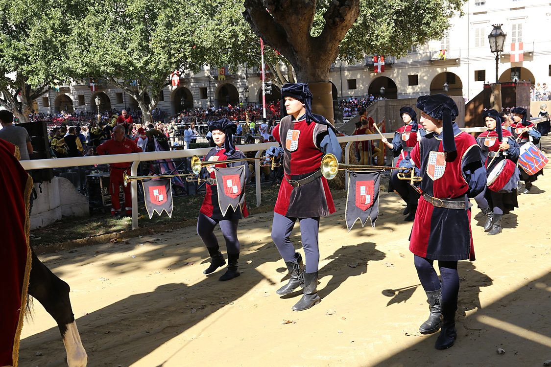 -464- CorteoStorico.jpg